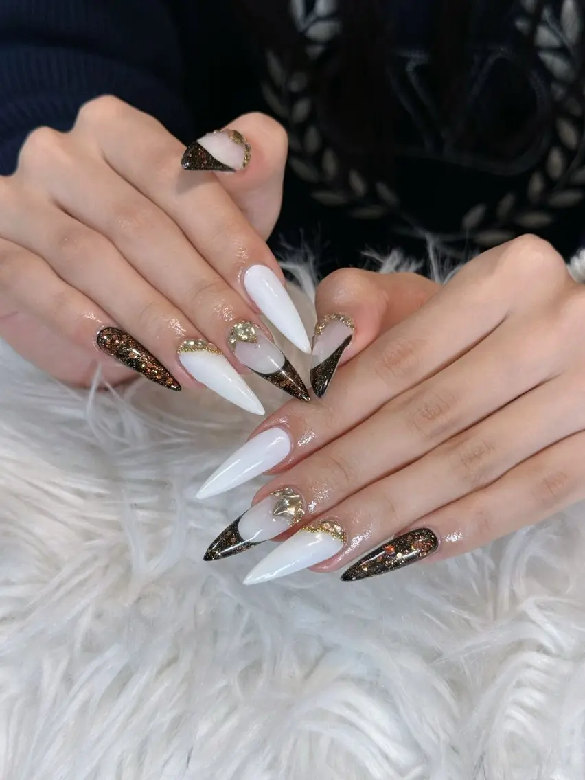 ネイル ボルドー ブラウン チークネイル ドット フットネイル Julli NailStudioのネイルデザイン