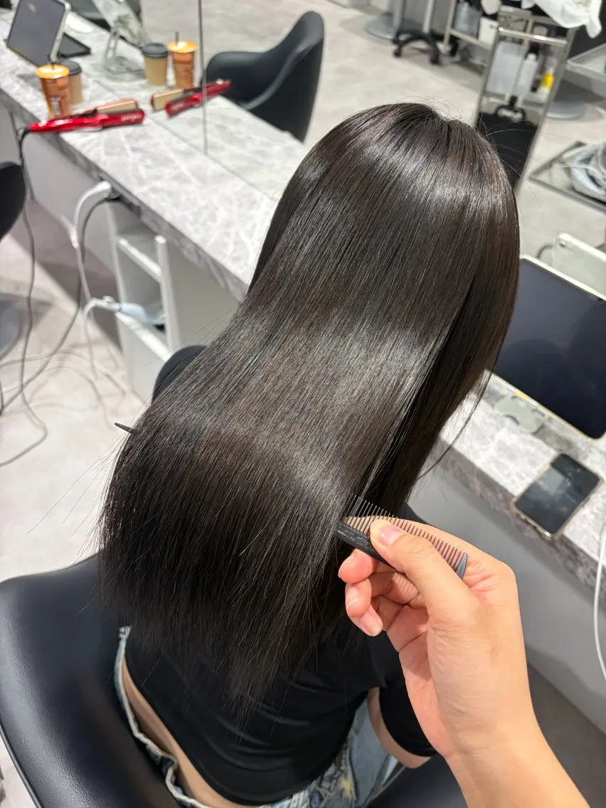 ロング グレーカラー/ あんのヘアスタイル