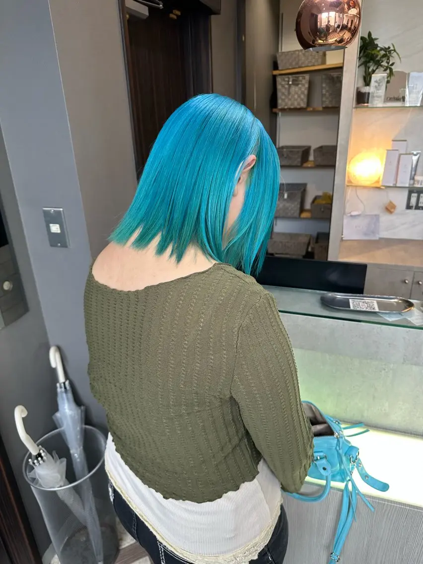 ミディアム カラー ブリーチ ボルドーカラー カシス ピンクカラー 髪質改善 ヘアカラー 天神暖色カラー レイヤー・髪質改善のヘアスタイル