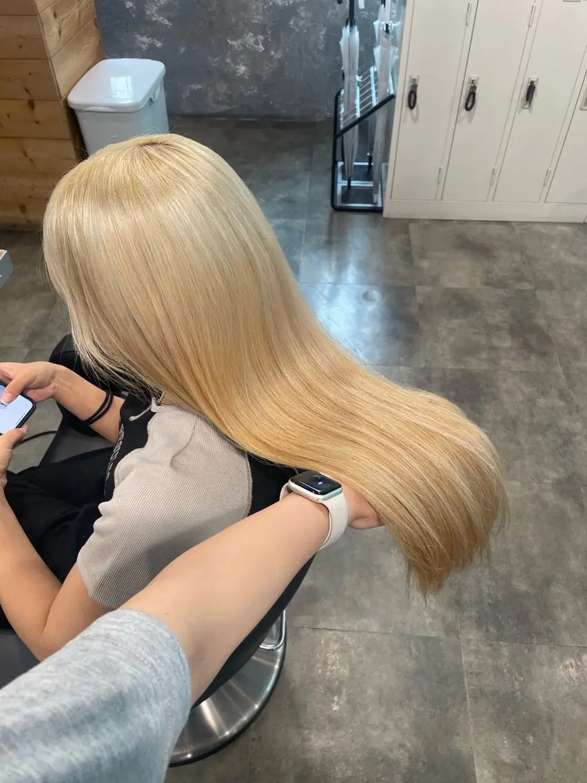 ロング カラー ヘアカラー ハイトーン 横浜💞ミオのヘアスタイル