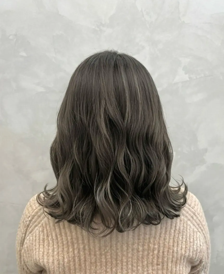 セミロング カラー アッシュ ハイライトカラー ハイライト カット ヘアカラー トリートメント 【enil代表】 杉林和哉のヘアスタイル