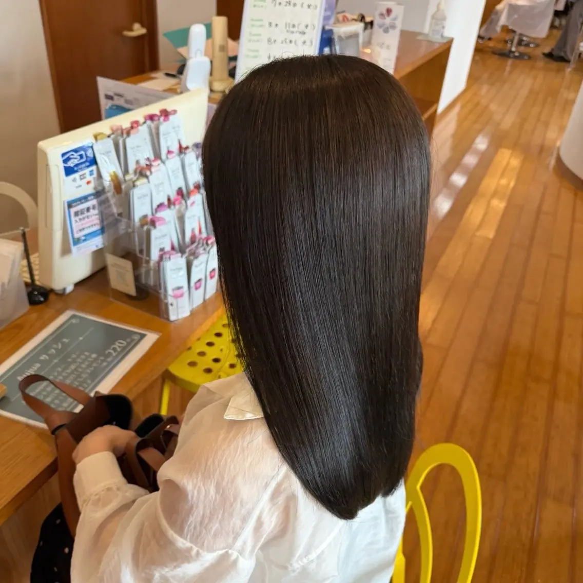 ロング ヘアカラー 宮澤 弥湖のヘアスタイル