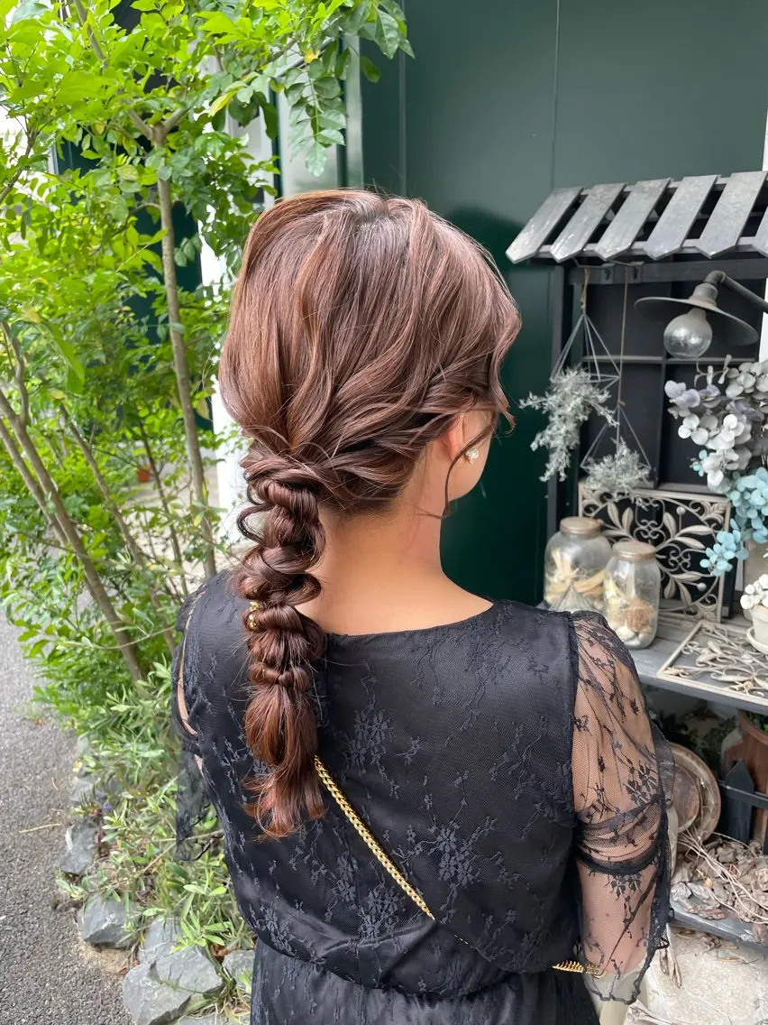 セミロング ヘアアレンジ 山下 襟華のヘアスタイル