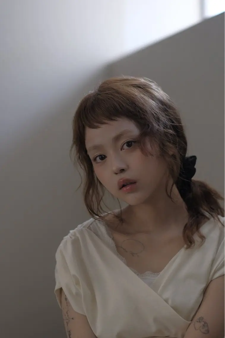 セミロング カラー 🫧ロングレイヤー 韓国透明感カラー🫧のヘアスタイル