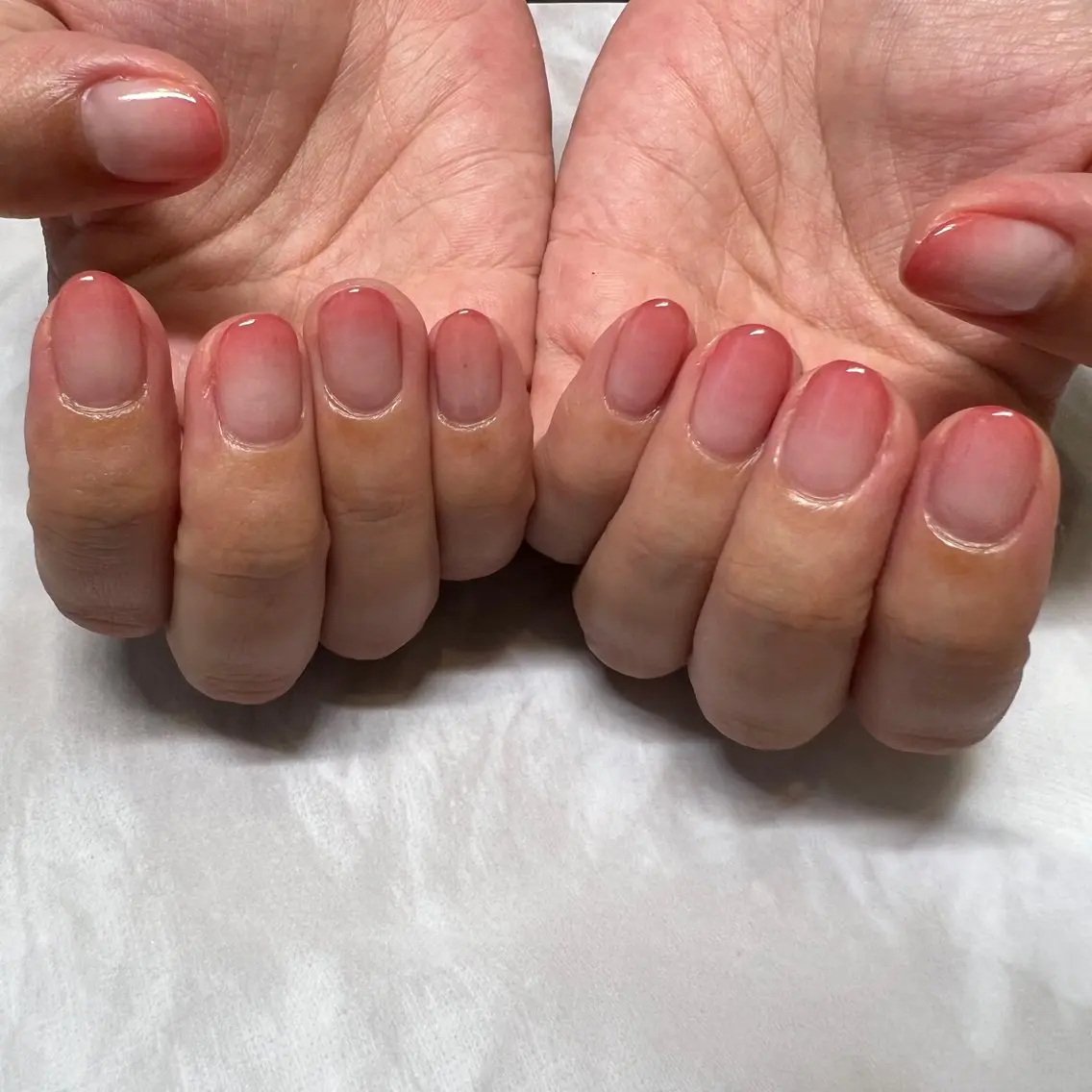 『ナチュラルに綺麗めに』　　クリアベースのグラデーションネイル(オフ込みドライケア付き)の写真