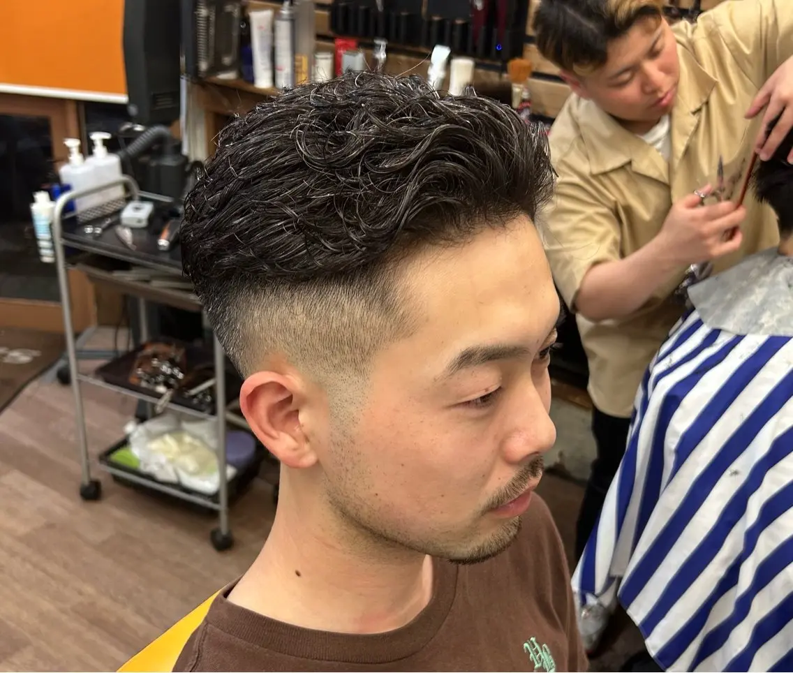 ショート メンズ フェードカット メンズパーマ カット パーマ 新宿メンズカット✂︎ 能戸蒼生💈のヘアスタイル