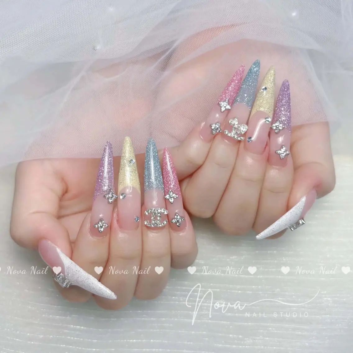 ネイル アートネイル ジェルネイル 韓国ネイル ニュアンスネイル ハンドネイル Luna Nail.Novaのネイルデザイン