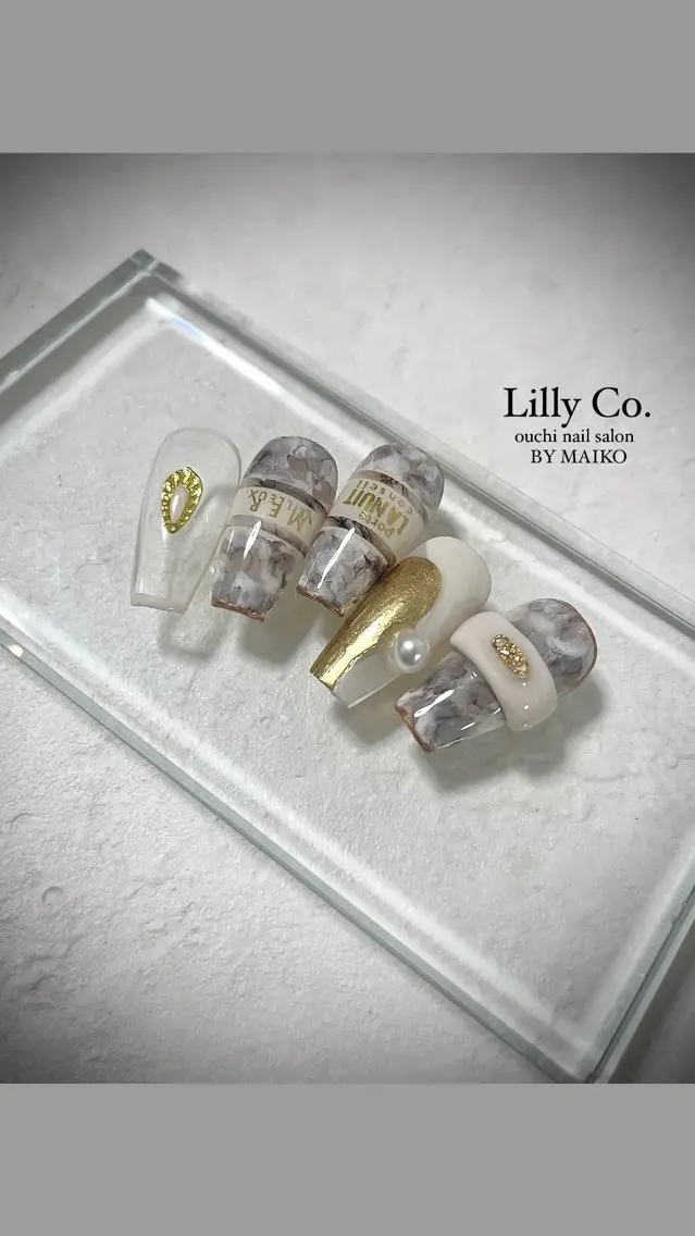 ネイル アートネイル ニュアンスネイル ハンドネイル ハンドケア Lilly Co.のネイルデザイン