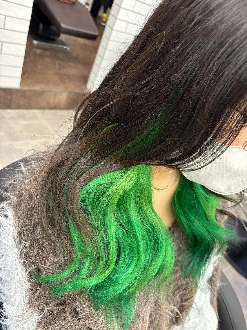 ロング カラー 大谷 杏菜のヘアスタイル