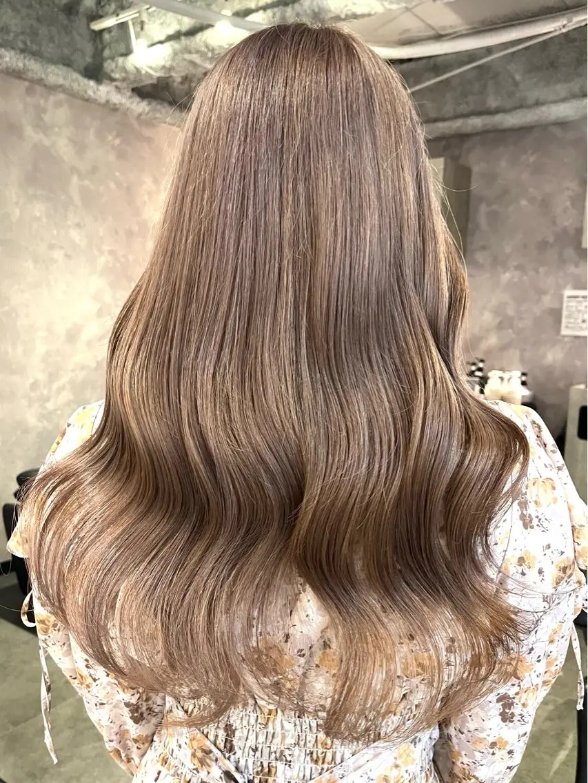 ロング カラー ベージュカラー ブリーチ ミルクティーベージュ ヘアカラー 🤍あみ🤍暗髪オリ ーブ特化🌿髪質改善のヘアスタイル