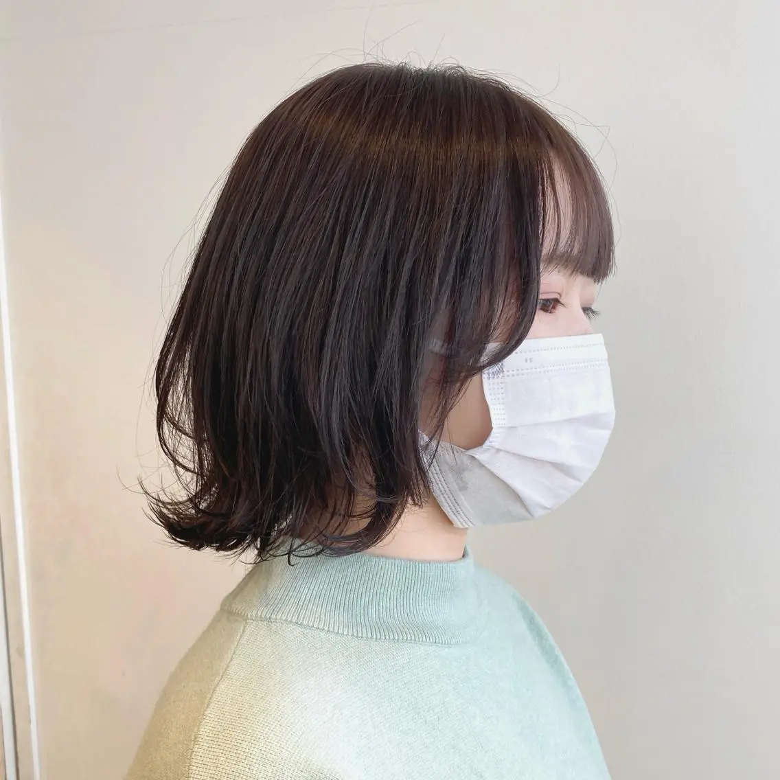 ショート カラー ボブレイヤー ベージュカラー オリーブベージュ ボブ レイヤーカット カット ヘアカラー RIKA韓国ヘア/く びれヘア/上品カラーのヘアスタイル