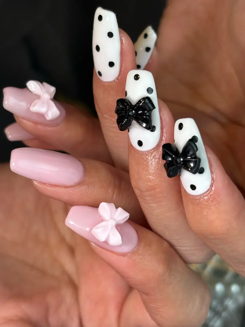 ネイル ドット リボン ハンドネイル .8 HAREのネイルデザイン