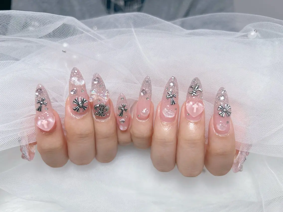 ネイル アートネイル オーロラネイル チークネイル 長さ出し フットネイル Miya _nailのネイルデザイン