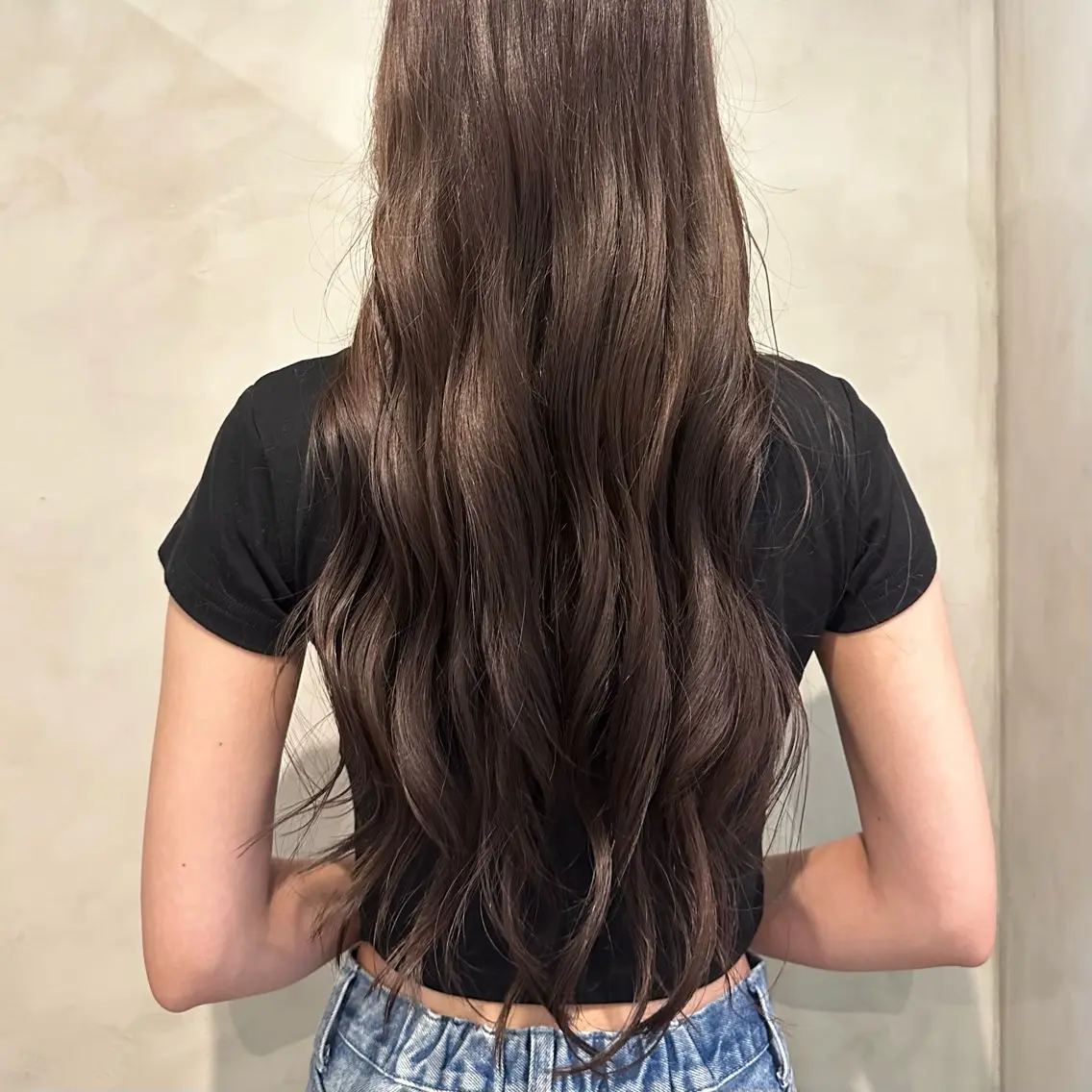 ロング カラー ベージュカラー ブリーチ ラベンダーカラー ラベンダーベージュ ブリーチなしカラー Yuki☺︎パーマ レイヤーカットのヘアスタイル