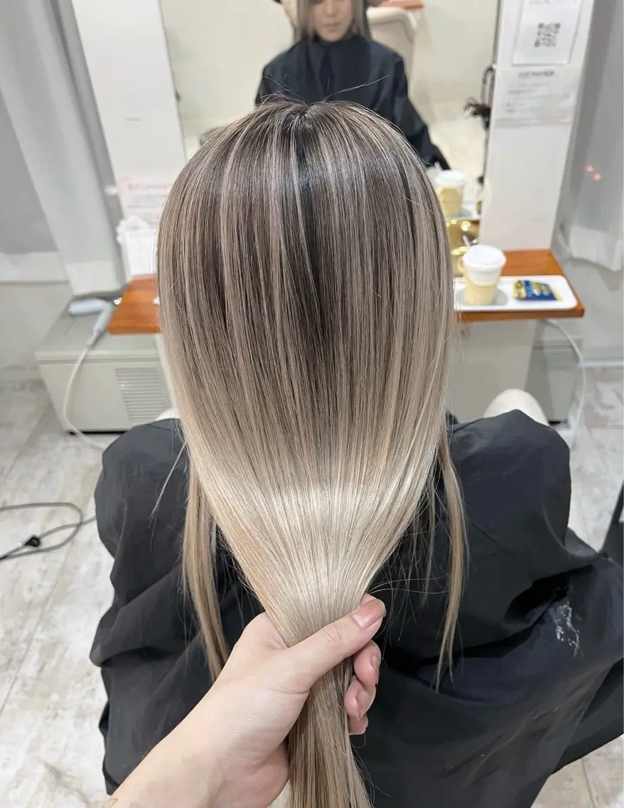 ロング カラー バレイヤージュ グレージュ レイヤーカット 指名数No.1 /NAOYAのヘアスタイル