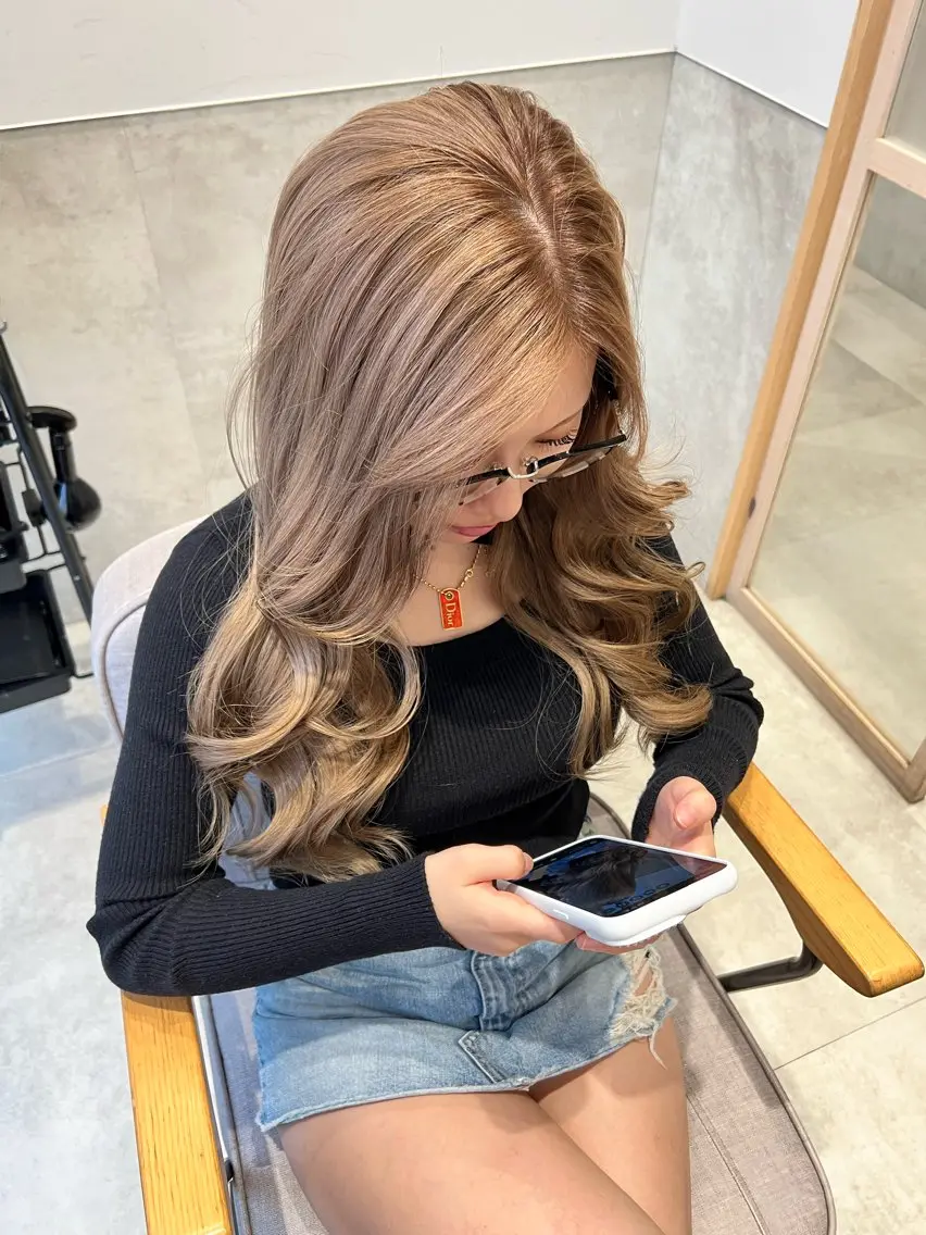 ロング カラー ✨ブリーチ無し 透明感HIDEのヘアスタイル