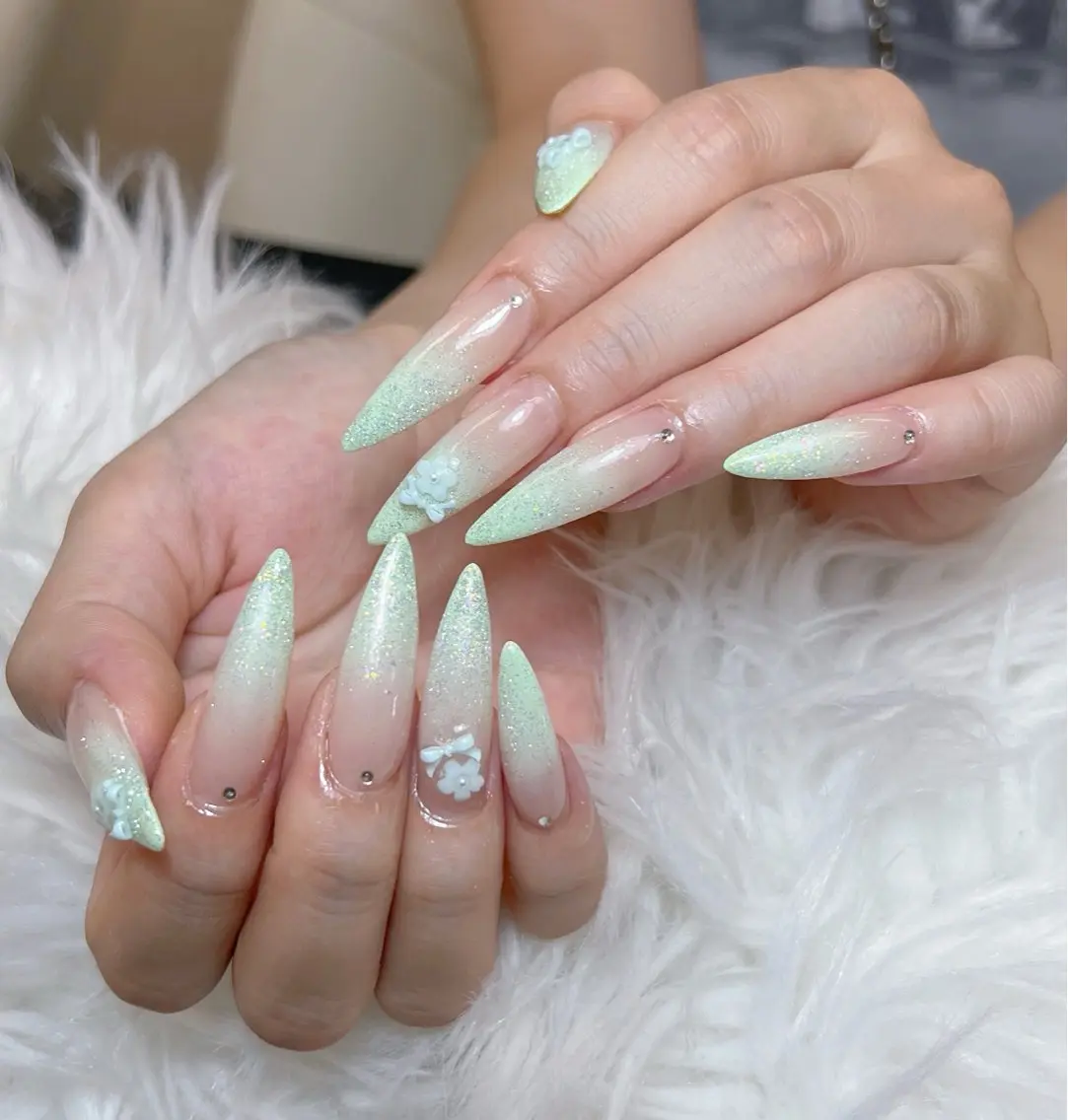 ネイル アートネイル オーロラネイル チークネイル 長さ出し フットネイル Miya _nailのネイルデザイン