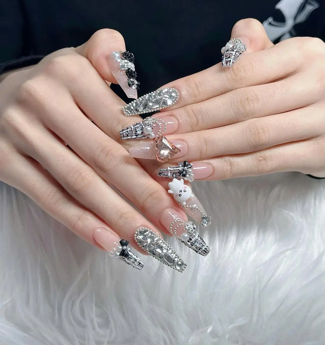 ネイル オーロラネイル フレンチネイル ジェルネイル ハロウィン キラキラネイル ハンドネイル H.baby Nail Salonのネイルデザイン
