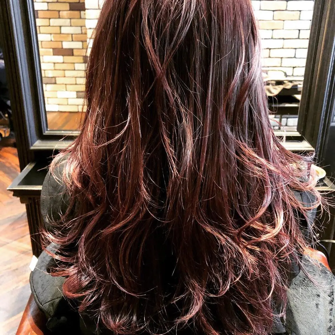 ロング カラー ハイライトカラー ピンクカラー ハイライト 白戸 優樹のヘアスタイル