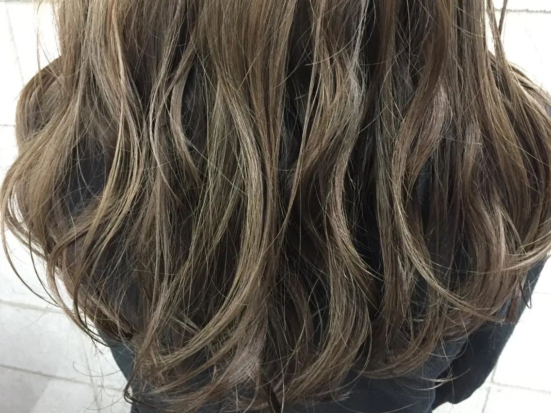ロング カラー ITO YUKIのヘアスタイル