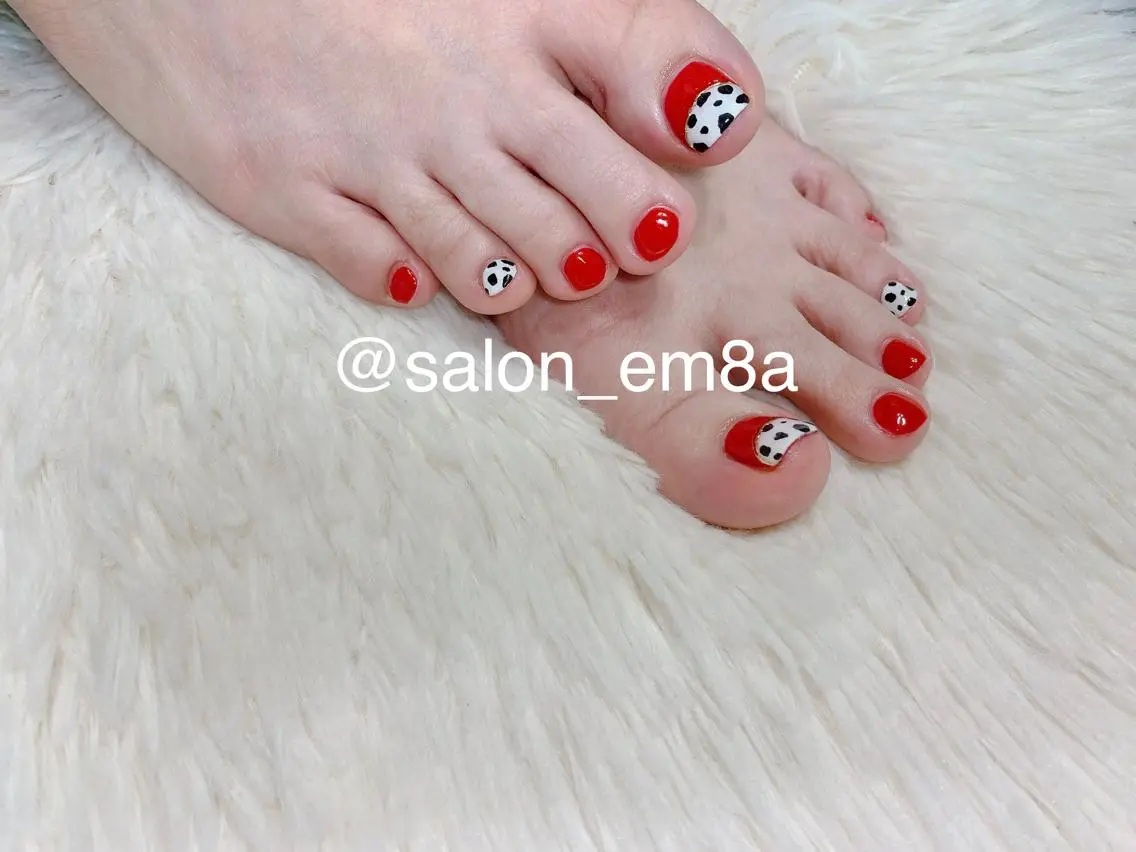 ネイル フットネイル ジェルネイル フットネイル salon EM&A emiのネイルデザイン