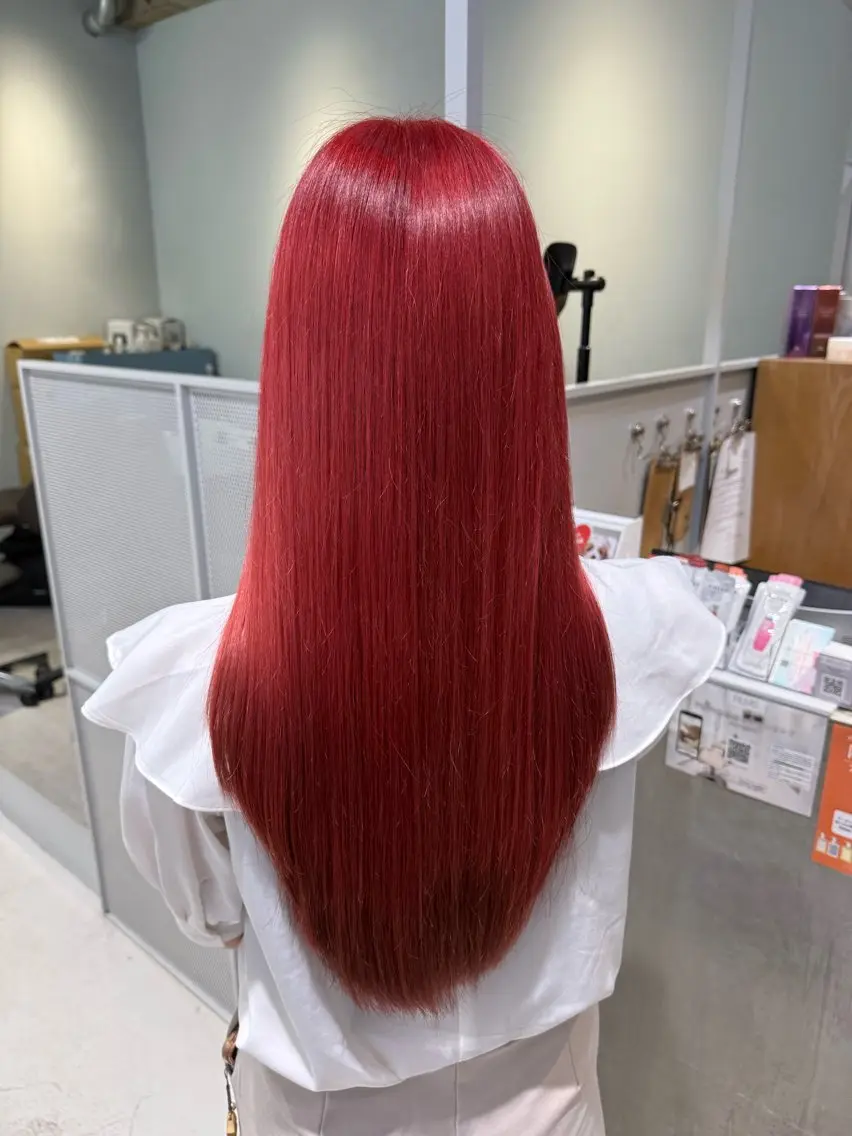 ロング カラー ブリーチ レッドカラー ヘアカラー 辻岡 悠稀のヘアスタイル