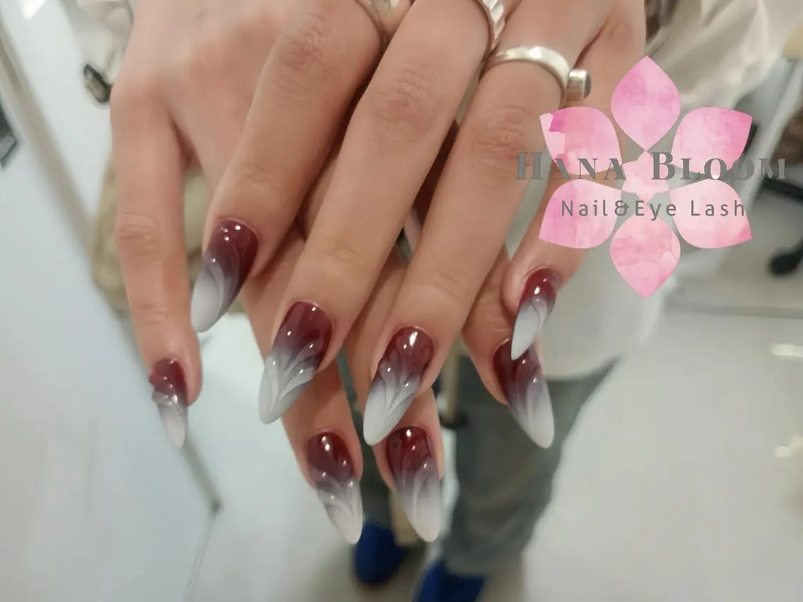 ネイル 長さ出し フレンチネイル ジェルネイル キラキラネイル 韓国ネイル ハンドネイル ハンドケア Hana Bloom Nail💗YUIのネイルデザイン