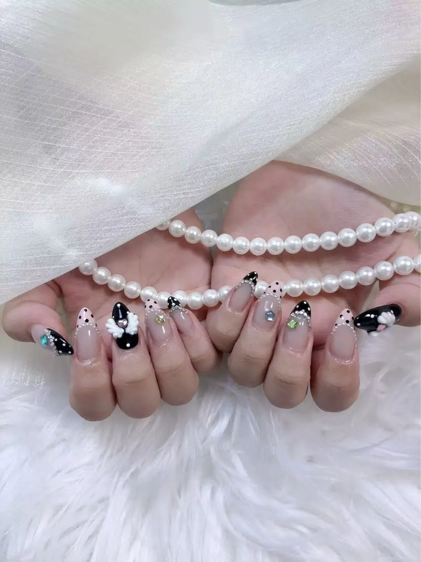 ネイル アニマル柄 チークネイル フラッシュネイル フラワーネイル フットネイル ハンドネイル B·U Nail大宮 長さだし専門店のネイルデザイン