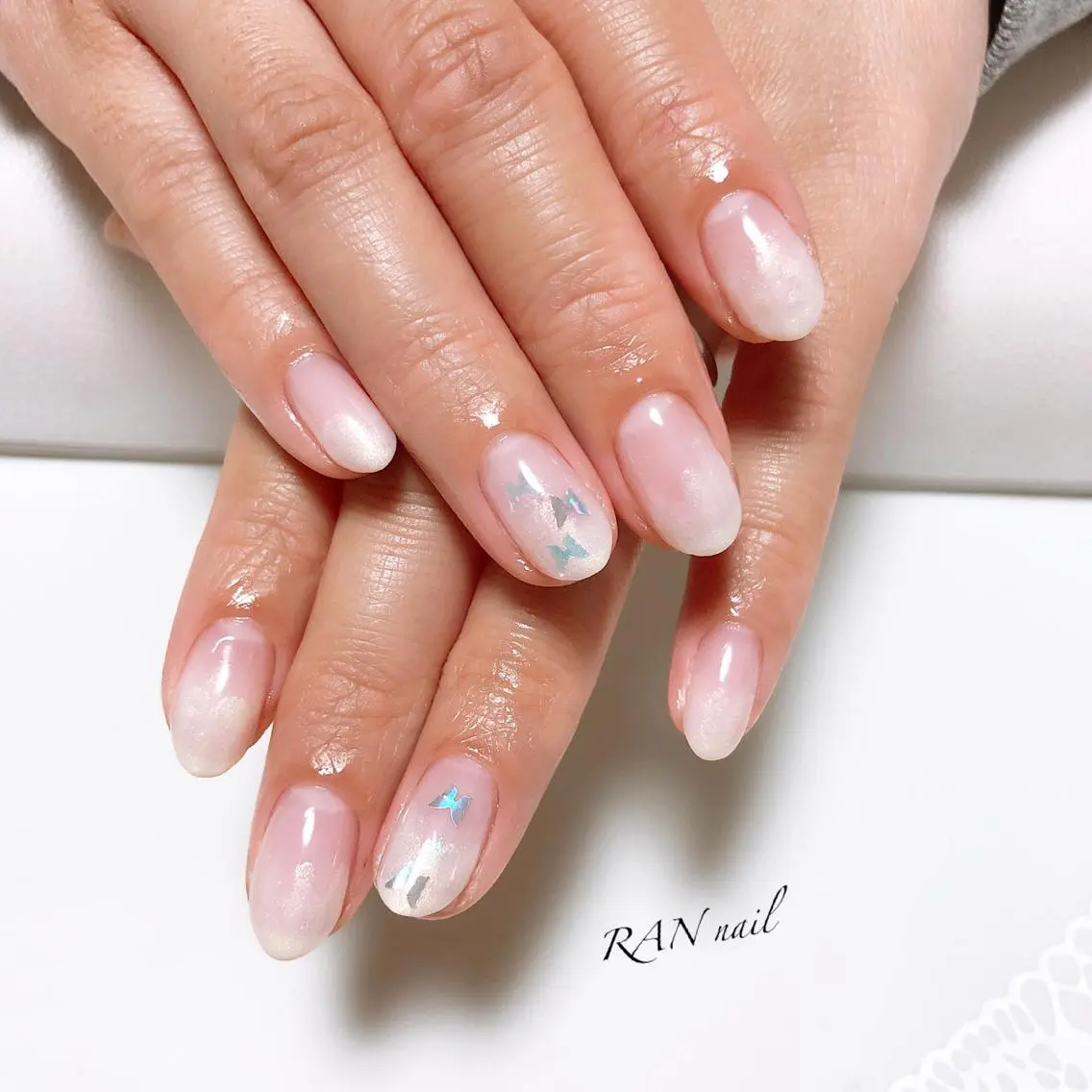 ネイル フットネイル フレンチネイル キラキラネイル ニュアンスネイル オフィスネイル RAN nailのネイルデザイン