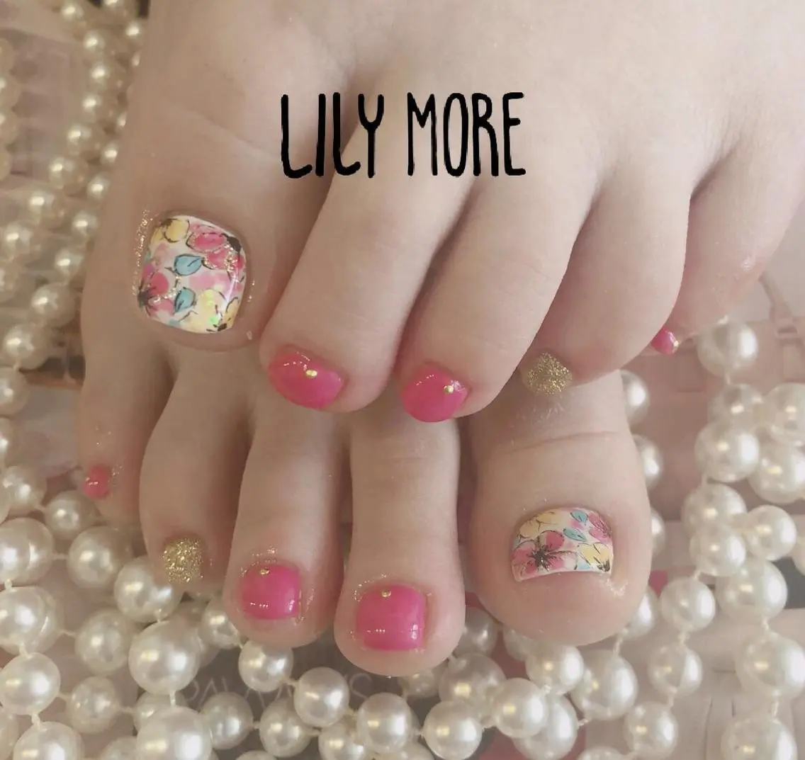 ネイル フラワーネイル フットネイル Lily closetのネイルデザイン