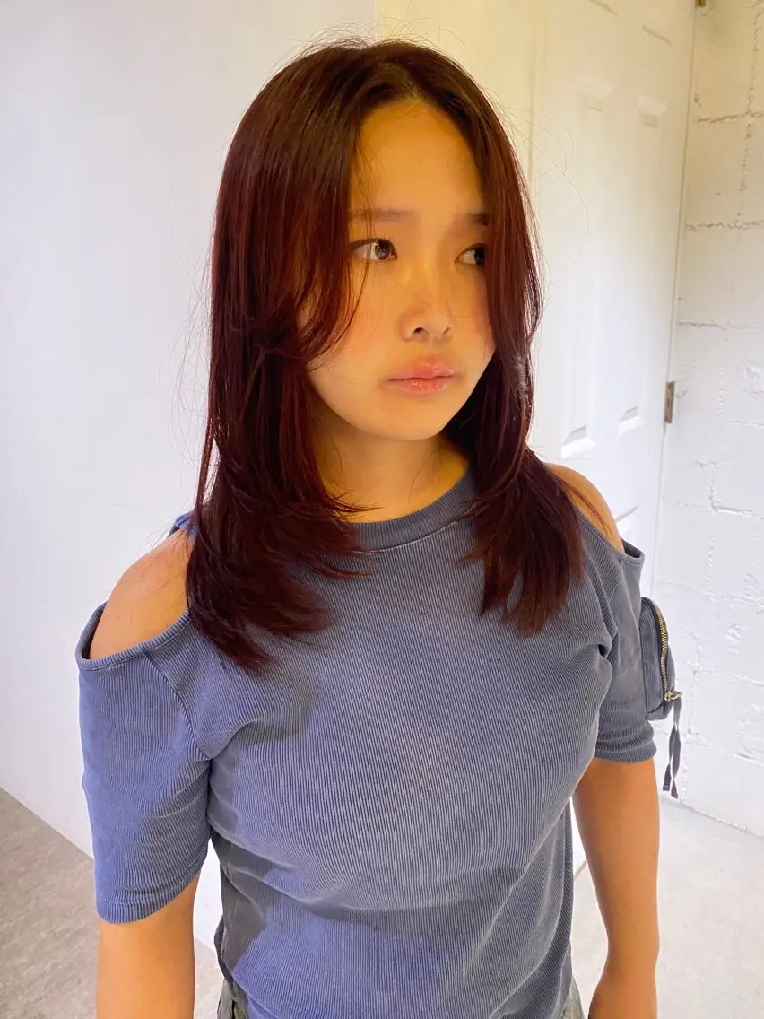 ロング カラー 顔まわりレイヤー レイヤーカット 聖 来のヘアスタイル