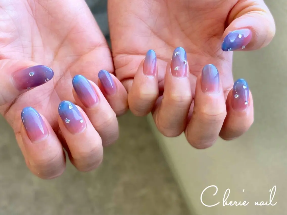 ネイル ジェルネイル グラデーション キラキラネイル 水色 マグネットネイル ハンドネイル Cherienail yunaのネイルデザイン
