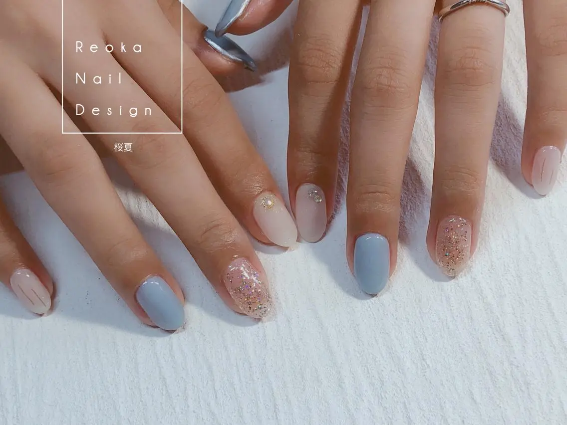 ミディアム Blowe ニュアンスのネイルデザイン