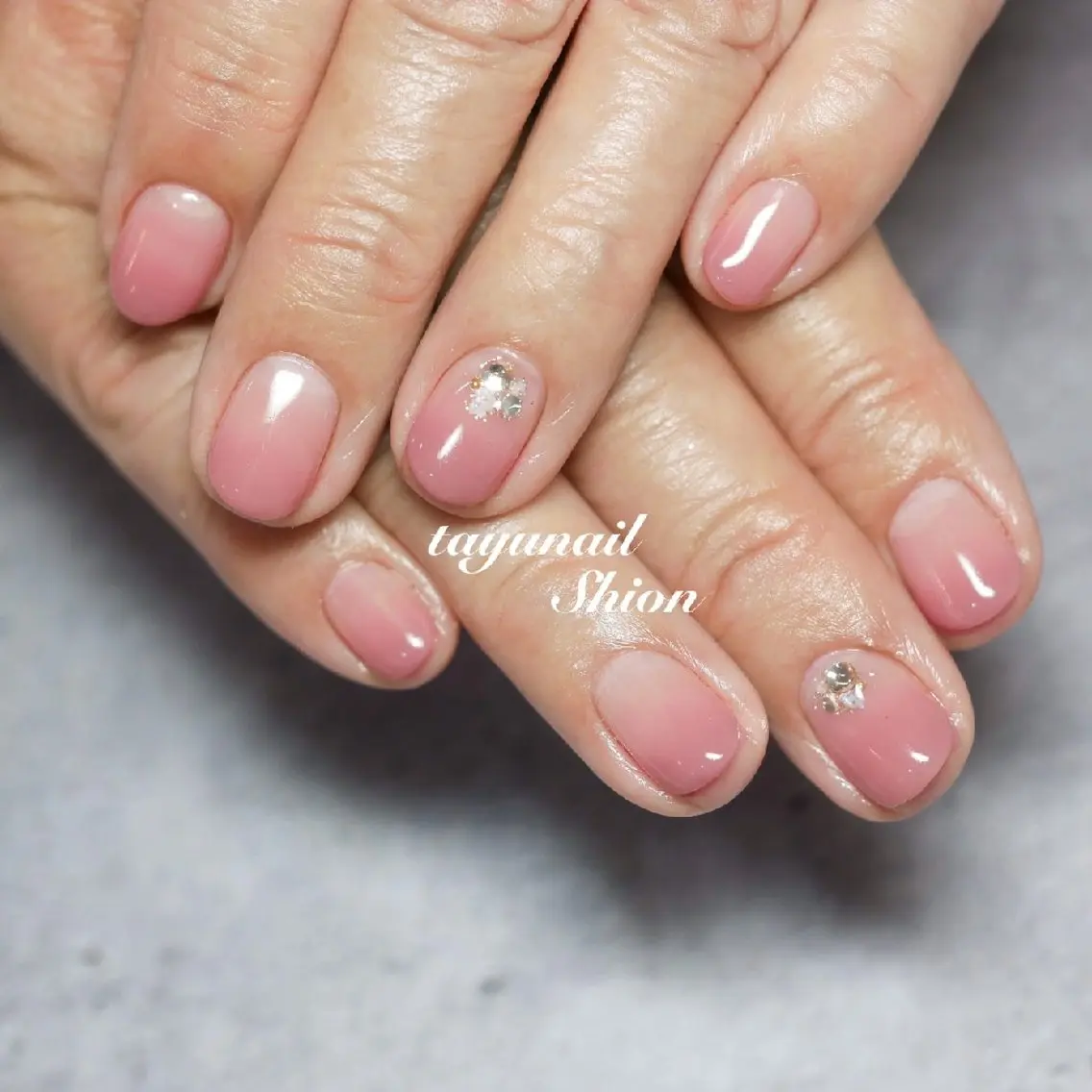 ネイル ブルー ジェルネイル グラデーション パラジェル ピンク ネイルサロン 【たゆnail】のネイルデザイン