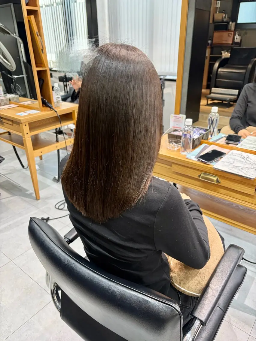 セミロング カラー ブリーチ 透明感カラー ダブルカラー ブリーチなしカラー 髪質改善 ヘアカラー トリートメント ✨横須賀髪質改善✨️ 加藤 百音のヘアスタイル