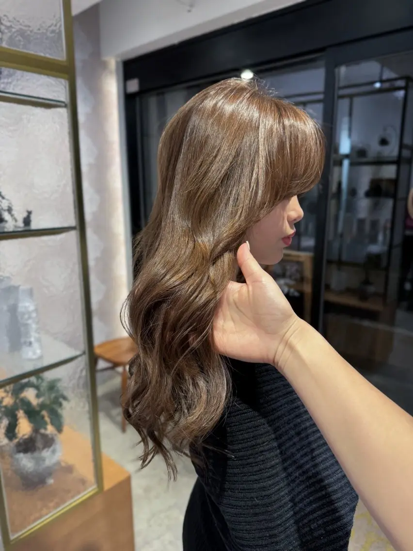 ロング カラー ベージュカラー レイヤーカット ARISA 学芸大学/海外ヘアのヘアスタイル