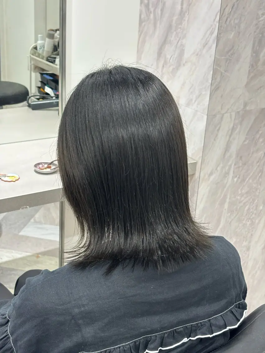 ミディアム カラー 透明感カラー グレージュ EIGHT /SHU🩶のヘアスタイル