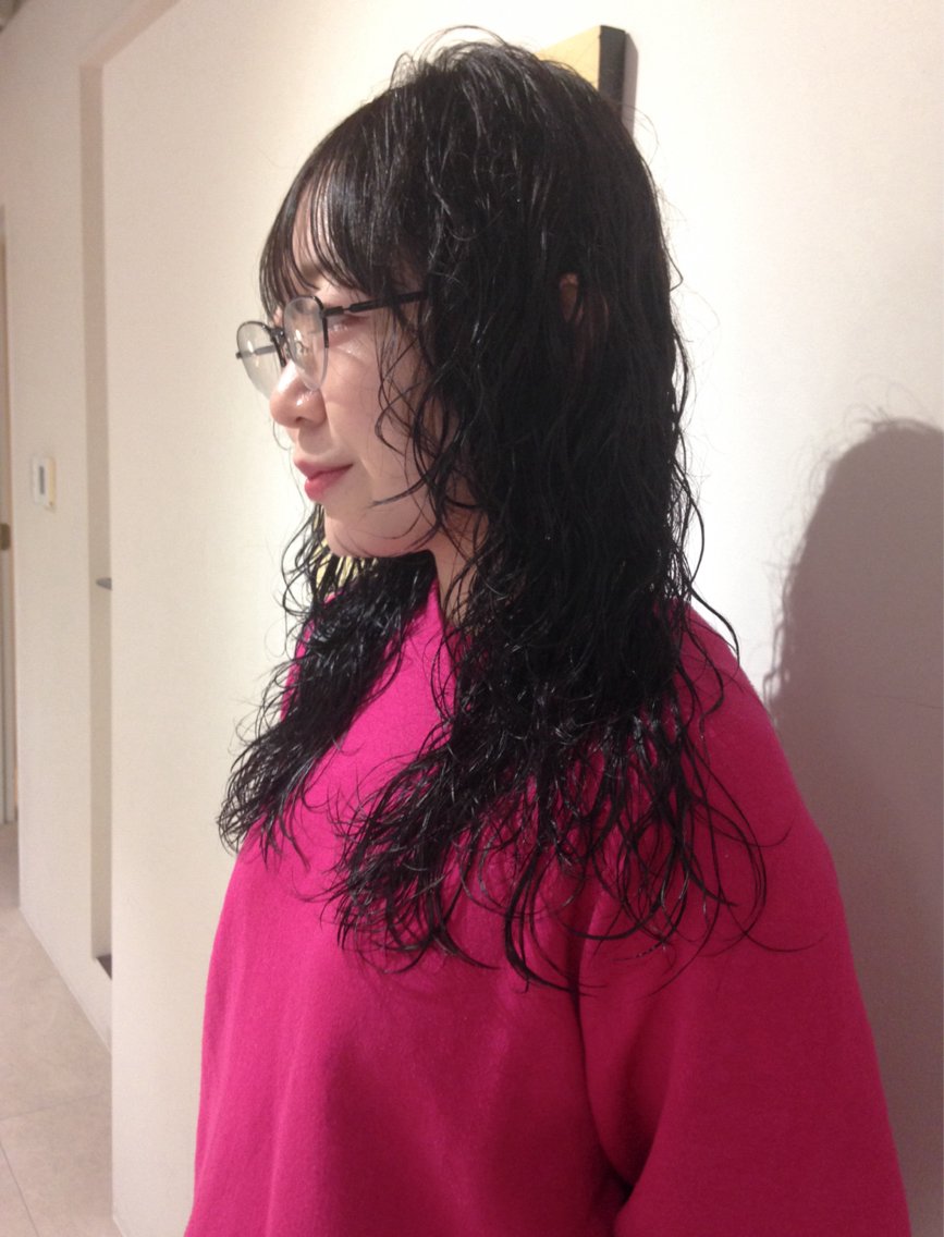 ロング パーマ パーマ まや/レイヤーパーマ 透明感、暖色カラーのヘアスタイル