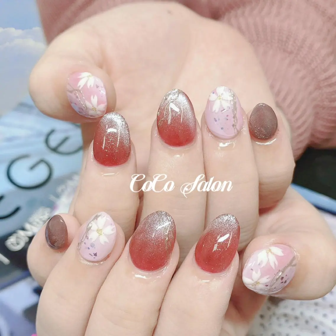ネイル ボルドー 桜ネイル 入学式 長さ出し フラワーネイル ハンドネイル CoCoSalon ネイル/まつ毛予約のネイルデザイン
