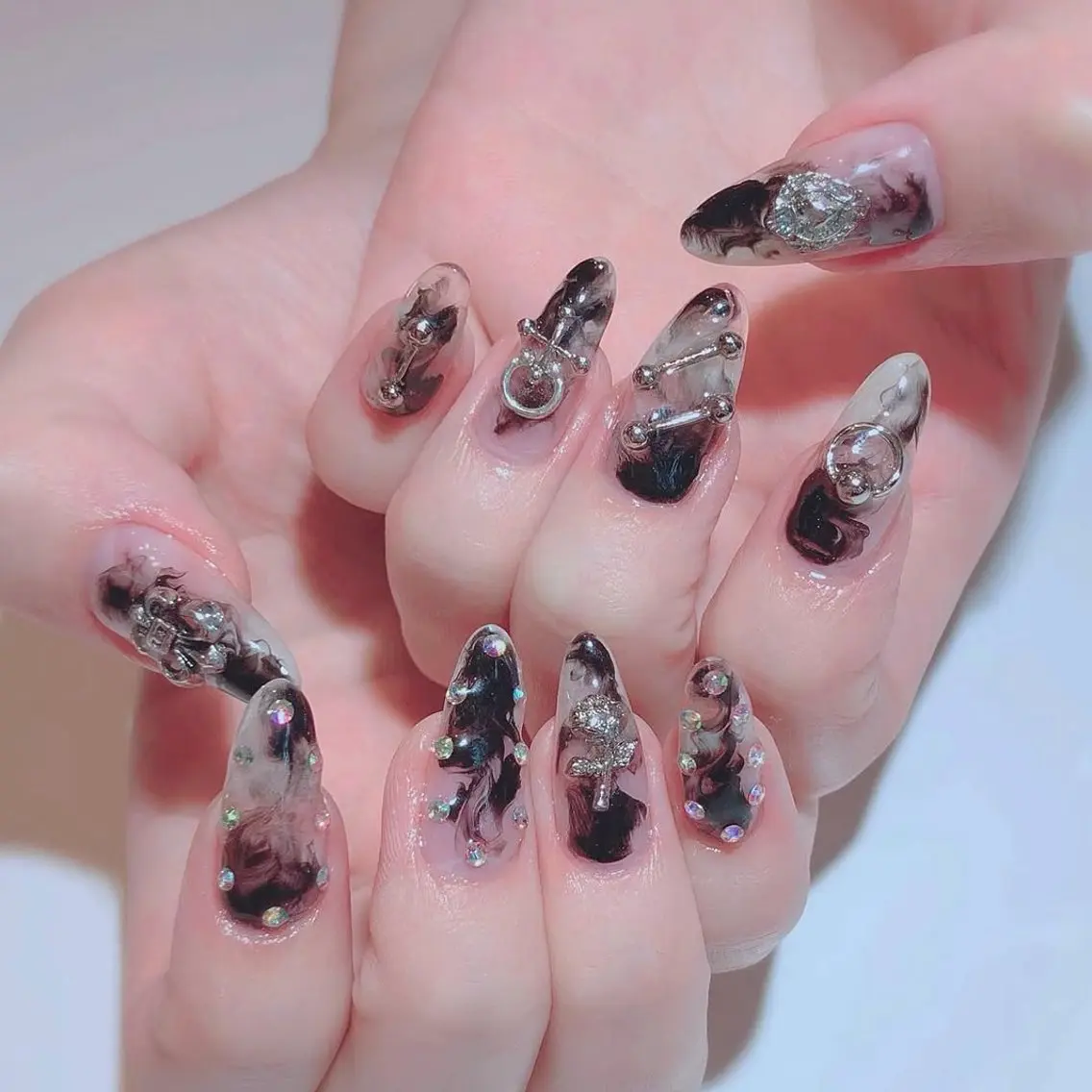 ネイル クリアネイル ニュアンスネイル ハンドネイル Naruse Momoのネイルデザイン