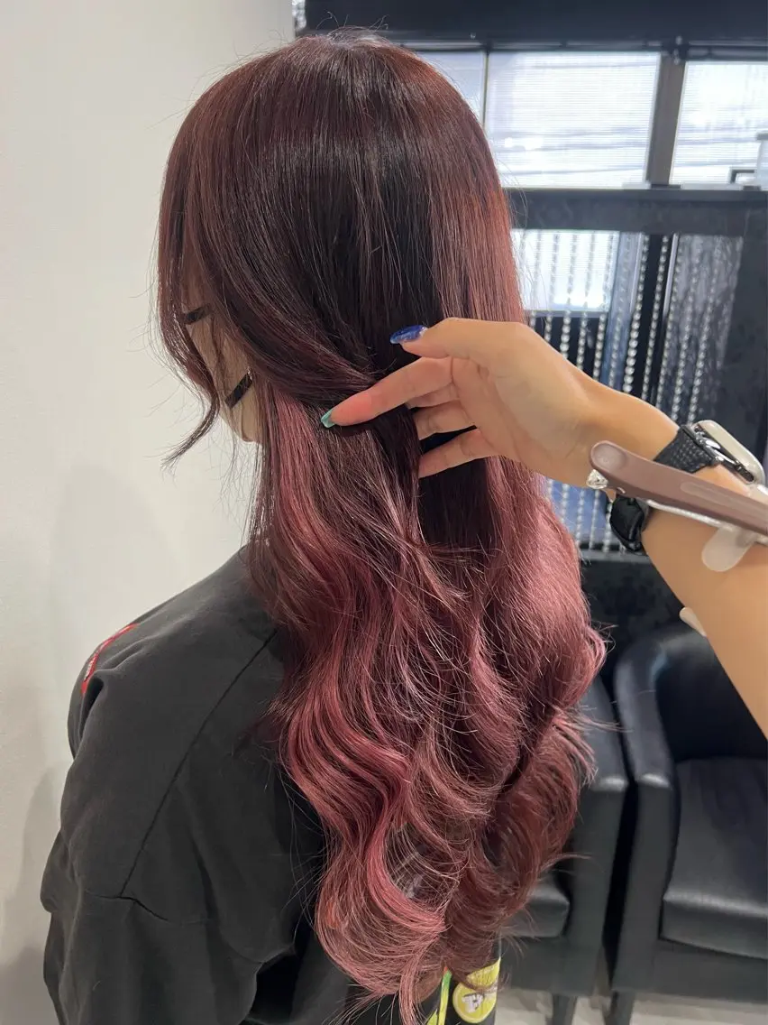 ロング カラー プルエクステ イヤリングカラー ピンクカラー エクステ ヘアカラー トリートメント エクステ YUDU🍊 germe/ジェルムのヘアスタイル