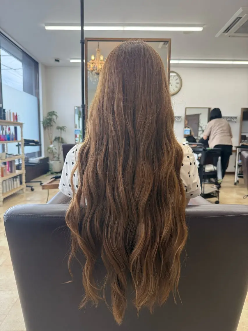ロング カラー ベージュカラー ブリーチ ブリーチなしカラー ロング カット ヘアカラー 上村華女 髪質改善カラーのヘアスタイル