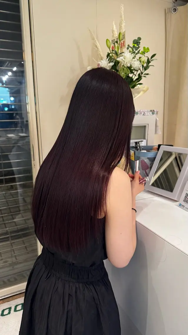 カラー ヘアカラー トリートメント ピエドプール NINAのヘアスタイル