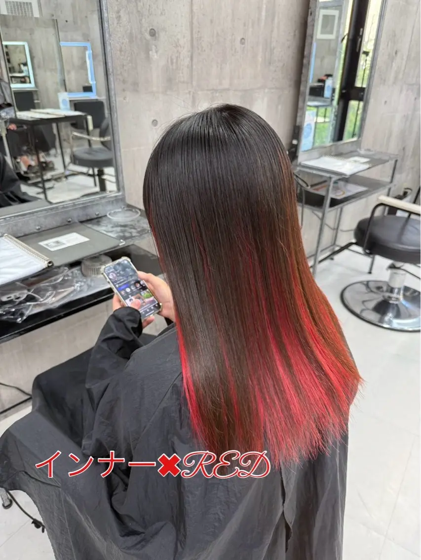 セミロング カラー メンズ メンズバレイヤージュ メンズブリーチ メンズハイライト メンズハイトーン メンズインナーカラー ヘアカラー トリートメント ☁️かずき☁️青.紫 推し活カラー💫のヘアスタイル
