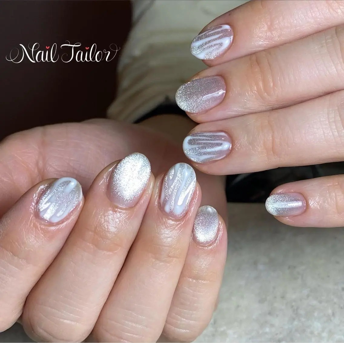 ネイル アニマル柄 ラメ(グリッター) マグネットネイル シルバー ホワイト NailTailor ネイルテイラーのネイルデザイン