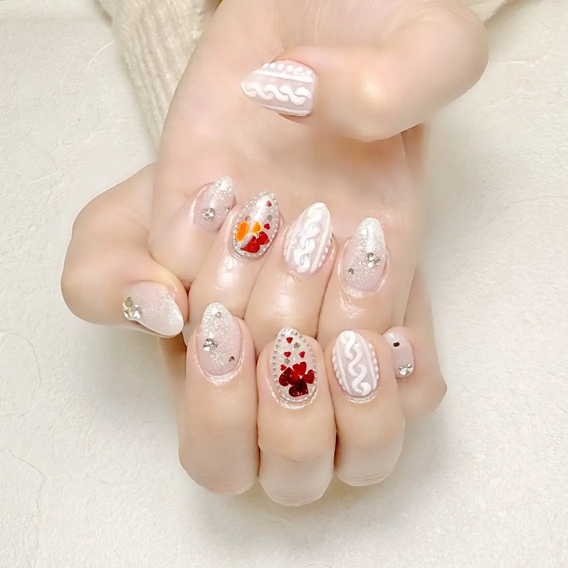 ネイル ハート キラキラネイル 赤色 バレンタイン 冬ネイル rouse nail RISATOのネイルデザイン