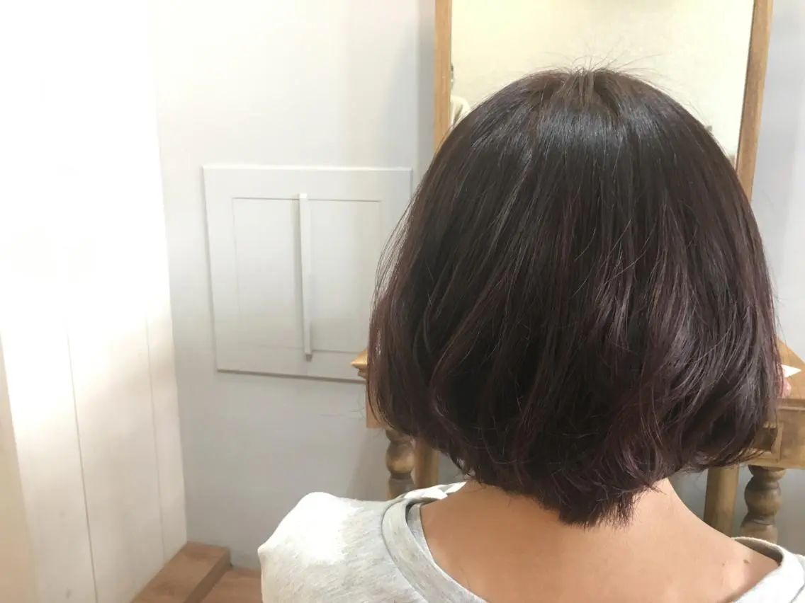 ショート カラー ピンクカラー バイオレットカラー バイオレットピンク 新井 友菜のヘアスタイル