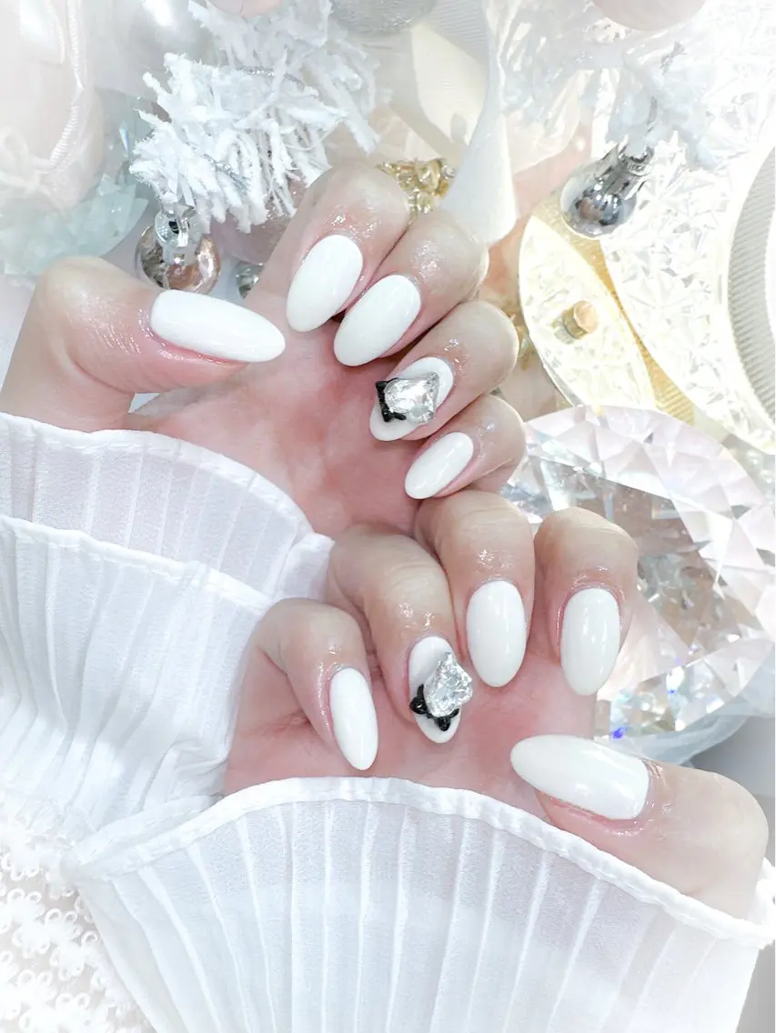 ネイル ワンカラーネイル ホワイト ワンホン、かわいい系 🎀ななみのネイルデザイン