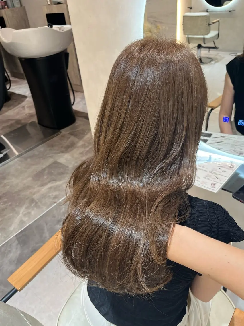 セミロング カラー ベージュカラー ブリーチ 透明感カラー ヘーゼル ブリーチなしカラー カット ヘアカラー トリートメント ブリーチなしベージュ レイヤーカットはるかのヘアスタイル