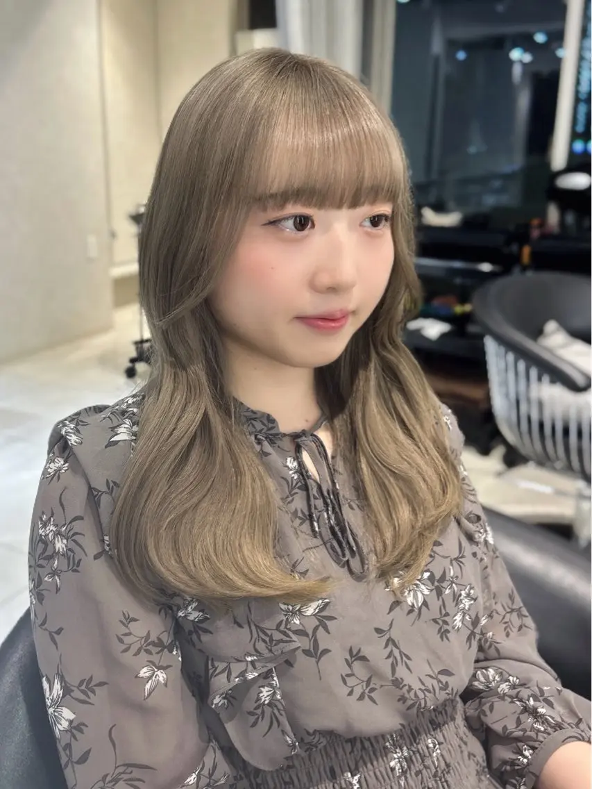 セミロング カラー 透明感カラー グレージュ 新宿/ミルクティー/ カットモデル/のりかのヘアスタイル